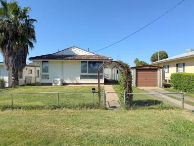 House For Sale - NSW - Moree - 2400 - BIG HOME SMALL PRICE  (Image 2)