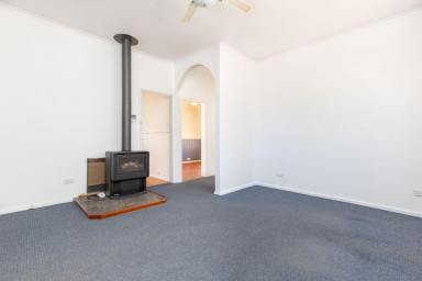 House For Sale - VIC - Merbein - 3505 - Wonderful Opportunity  (Image 2)