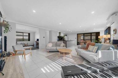 Unit For Sale - WA - Brabham - 6055 - Perfect Choice  (Image 2)