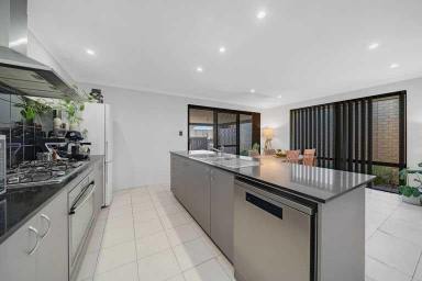Unit For Sale - WA - Brabham - 6055 - Perfect Choice  (Image 2)