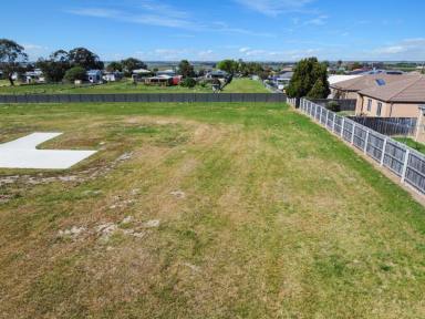 Residential Block Sold - VIC - East Bairnsdale - 3875 - LARGEST BLOCK IN THE ESTATE  (Image 2)