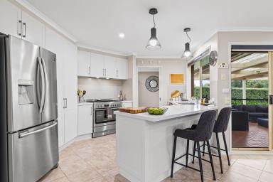 House For Sale - VIC - Strathfieldsaye - 3551 - Immaculate Family Living in a Peaceful Setting  (Image 2)