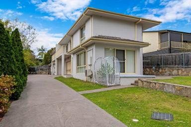 Townhouse For Sale - NSW - Surfside - 2536 - Wheelchair-Friendly Duplex with Lift  (Image 2)