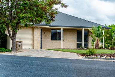House For Sale - SA - Naracoorte - 5271 - Perfect Downsizer, Low Maintenance, Close Town Centre Location - 886m2 (Image 2)