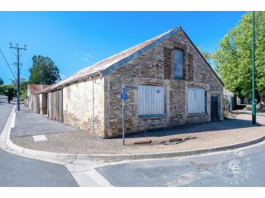 House For Sale - SA - Mount Pleasant - 5235 - A quaint Stone cottage with a huge amount of shedding.  (Image 2)