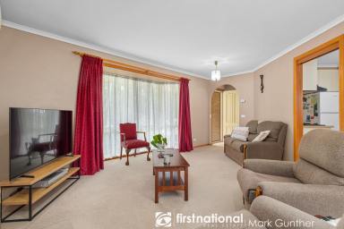 House For Sale - VIC - Healesville - 3777 - Immaculate Home on Quiet Street  (Image 2)