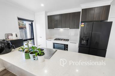 Townhouse For Sale - VIC - Irymple - 3498 - Modern, Low-Maintenance Living in a Prime Location  (Image 2)