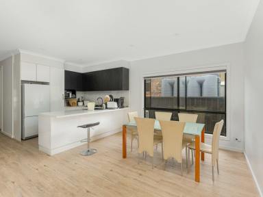 House For Sale - NSW - Bega - 2550 - MODERN COMFORT IN A QUIET CUL-DE-SAC  (Image 2)