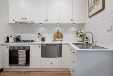 House For Sale - VIC - Bendigo - 3550 - Classic Cottage Living In Central Location With A Modern Twist  (Image 2)