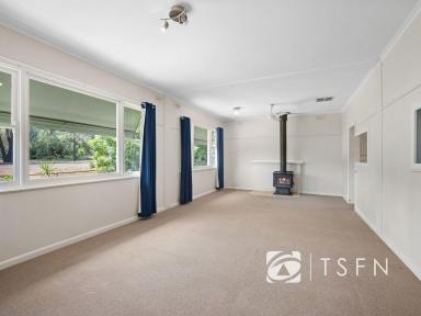 House For Sale - VIC - Inglewood - 3517 - Charming 2-Bedroom Weatherboard Home with Separate Studio in Inglewood  (Image 2)
