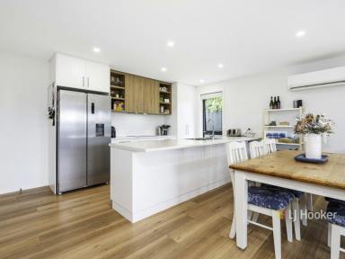 House For Sale - TAS - Devonport - 7310 - Modern Home Low Maintenance  (Image 2)