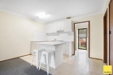 Unit For Sale - NSW - Urunga - 2455 - Two bedroom unit; short walk to town  (Image 2)