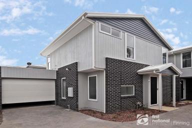 Townhouse For Lease - VIC - Cranbourne - 3977 - Perfectly Located  (Image 2)