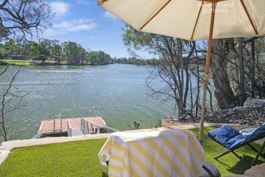 House For Sale - SA - Morgan - 5320 - "SUMMER HOUSE" 8 Acre River Estate.  (Image 2)