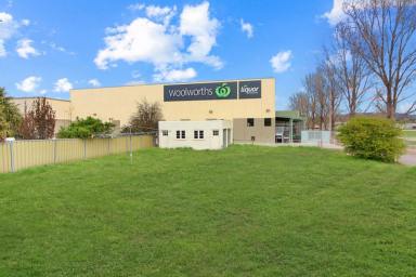 House For Sale - NSW - Glen Innes - 2370 - Investment or Development Potential  (Image 2)