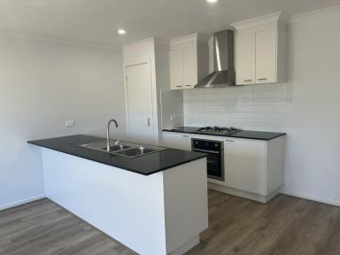 House For Lease - VIC - East Bairnsdale - 3875 - MODERN TOWNHOUSE  (Image 2)