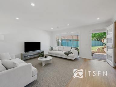 House For Sale - VIC - Kennington - 3550 - Beautifully Renovated Family Home in a Peaceful Kennington Court  (Image 2)