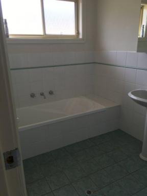Apartment For Lease - NSW - Young - 2594 - 2 BEDROOM UNIT  (Image 2)