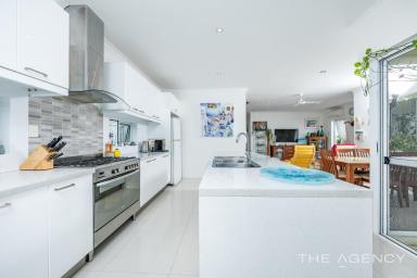 House For Sale - WA - Yanchep - 6035 - Exclusive beachside Capricorn Estate location  (Image 2)