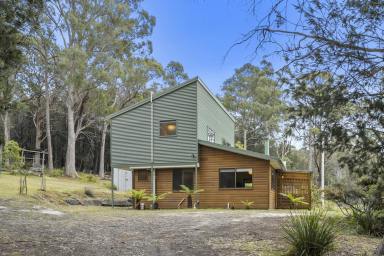 House For Sale - TAS - Taranna - 7180 - Warm Timber Home with Bay Views and Acreage  (Image 2)