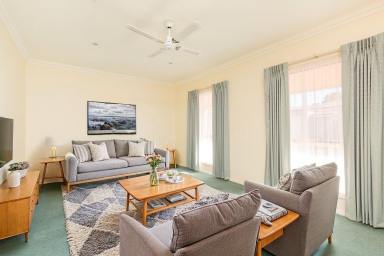 Townhouse For Sale - VIC - Mildura - 3500 - SAFE, SECURE, & BEAUTIFULLY PRESENTED LOW MAINTENANCE HOME  (Image 2)