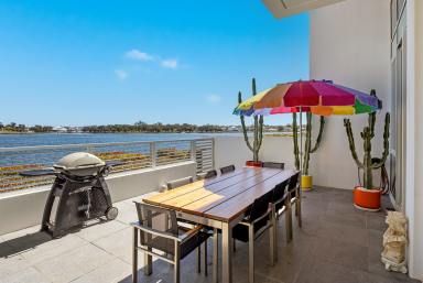 Apartment For Sale - WA - Mandurah - 6210 - FRONT ROW SEATS  (Image 2)