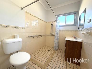 House For Sale - NSW - Inverell - 2360 - Popular Ross Hill Location  (Image 2)