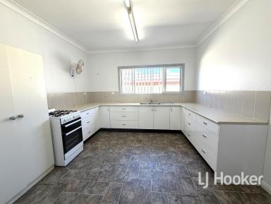 House For Sale - NSW - Inverell - 2360 - Popular Ross Hill Location  (Image 2)