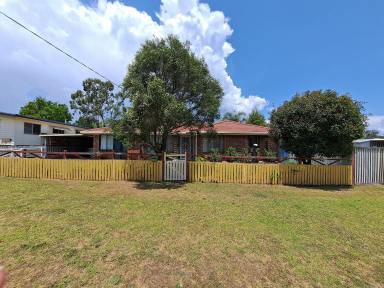 House For Sale - QLD - Crows Nest - 4355 - 4 Bed Comfortable Brick Home on 620m²  (Image 2)
