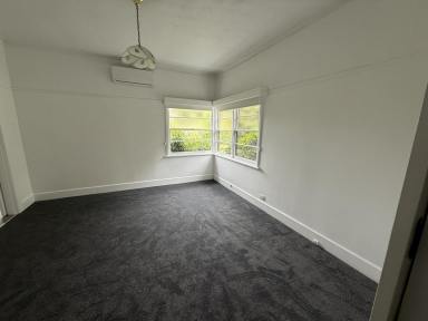 House For Lease - VIC - Hamilton - 3300 - Updated Home Close to the Hamilton Hospital  (Image 2)