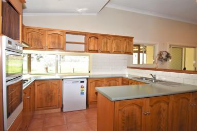 House Leased - VIC - Whorouly - 3735 - COUNTRY LIVING  (Image 2)