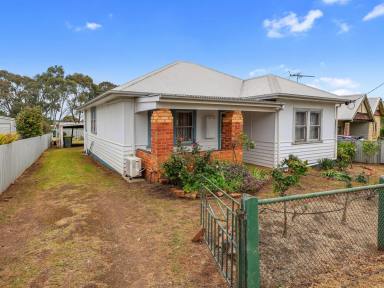 House For Sale - VIC - Hamilton - 3300 - Affordable first home or investment (Image 2)