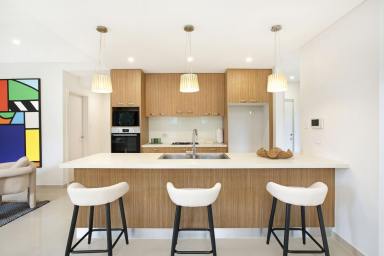 House For Sale - NSW - Matraville - 2036 - UNIQUE, QUALITY BUILT DOUBLE BRICK FAMILY ENTERTAINER  (Image 2)