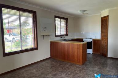 Unit For Lease - VIC - Bairnsdale - 3875 - TWO BEDROOM UNIT IN QUIET LOCATION  (Image 2)