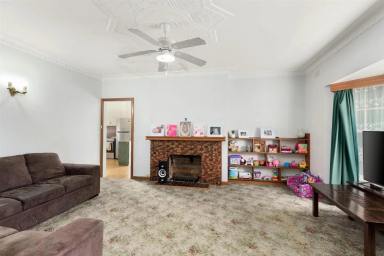 House Leased - VIC - Werribee - 3030 - Charming Family Home in a Convenient Werribee Location (Image 2)