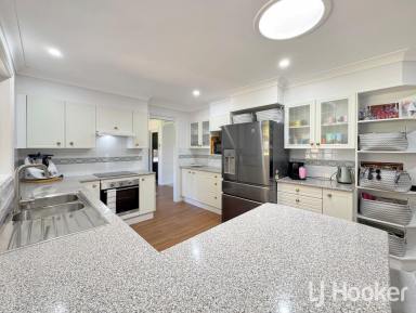 House For Sale - NSW - Inverell - 2360 - SOLD BY LJ HOOKER INVERELL  (Image 2)