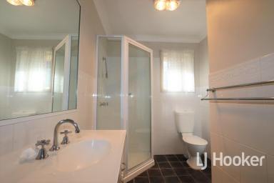 Unit For Lease - NSW - Inverell - 2360 - Stylish Split-Level Duplex  (Image 2)