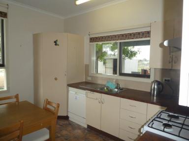 House For Lease - VIC - East Bairnsdale - 3875 - CHARMING 3 BED COTTAGE – 6 MONTH LEASE ONLY  (Image 2)