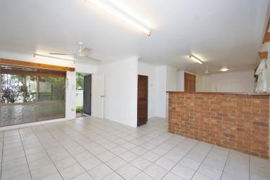 House For Lease - QLD - Woree - 4868 - Top Location - Big Yard - Fully Fenced  (Image 2)