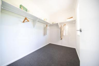 House For Lease - QLD - Seventeen Mile Rocks - 4073 - BRAND NEW HOME  (Image 2)