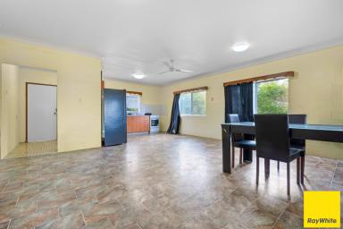 Duplex/Semi-detached Auction - QLD - Mareeba - 4880 - Full Duplex Opportunity | Ideal for Investors or Dual Living  (Image 2)