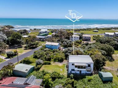 House For Sale - SA - Robe - 5276 - A Private Coastal Sanctuary – Just 2 Minutes from the Sand  (Image 2)