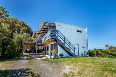 House For Sale - SA - Robe - 5276 - Rare Coastal Opportunity – Beachside Home with Adjoining Land Available  (Image 2)