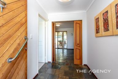 House For Sale - WA - Hillarys - 6025 - Elevated to Capture the Coast! (Image 2)