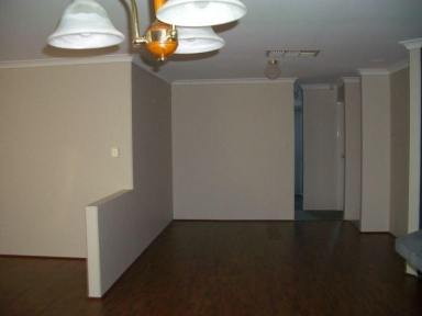 House For Lease - WA - Caversham - 6055 - Caversham (4x2) large house (Image 2)