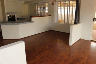 House Leased - WA - Caversham - 6055 - Caversham (4x2) large house  (Image 2)