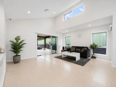 House For Sale - NSW - Batemans Bay - 2536 - Stunning Home - Family, Business or Both (Image 2)