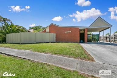 Unit For Sale - VIC - Yarram - 3971 - FRONT UNIT CONVENIENCE! (Image 2)