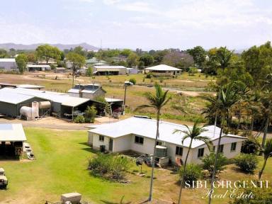 Other (Residential) Sold - QLD - Dimbulah - 4872 - Tidy home with excellent features (Image 2)