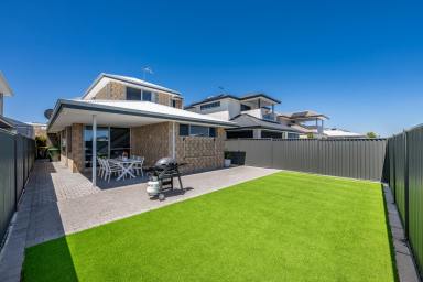 House For Sale - WA - Mindarie - 6030 - SLEEK, STYLISH & STRESS FREE! (Image 2)